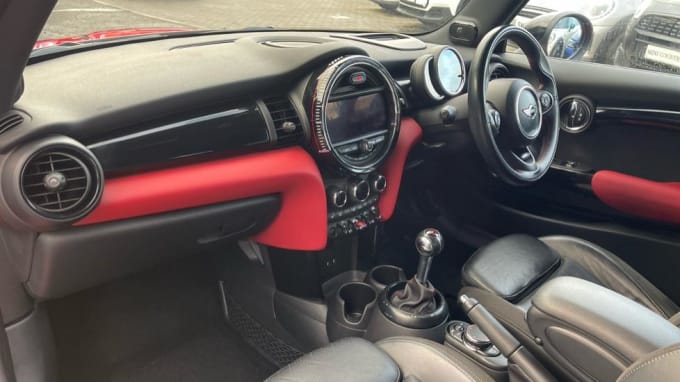 2018 Mini Hatch