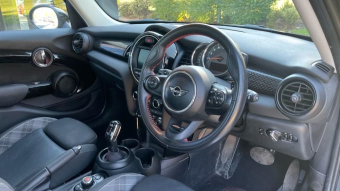 2018 Mini Hatch