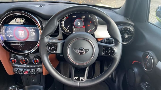 2023 Mini Hatch