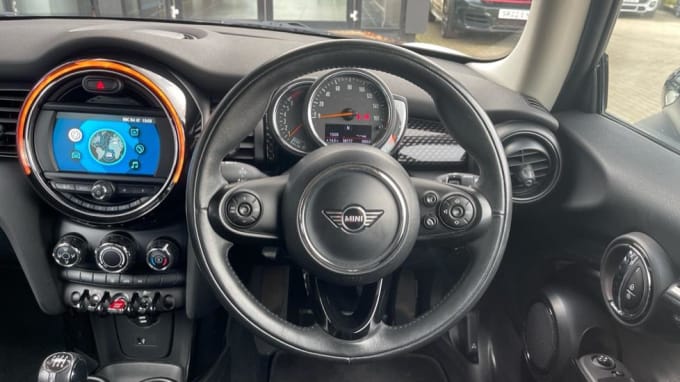 2019 Mini Hatch