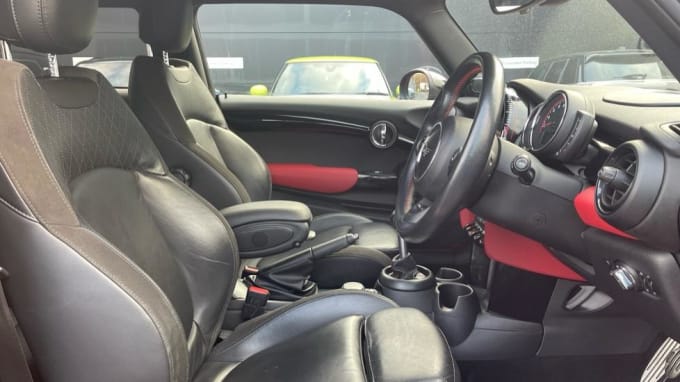 2018 Mini Hatch
