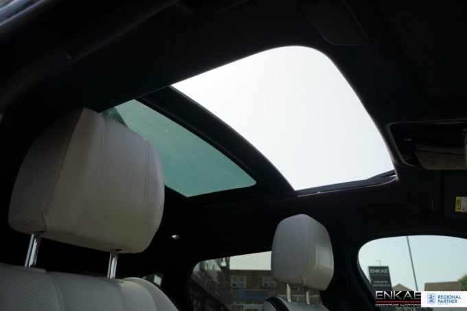 2025 Land Rover Range Rover Velar