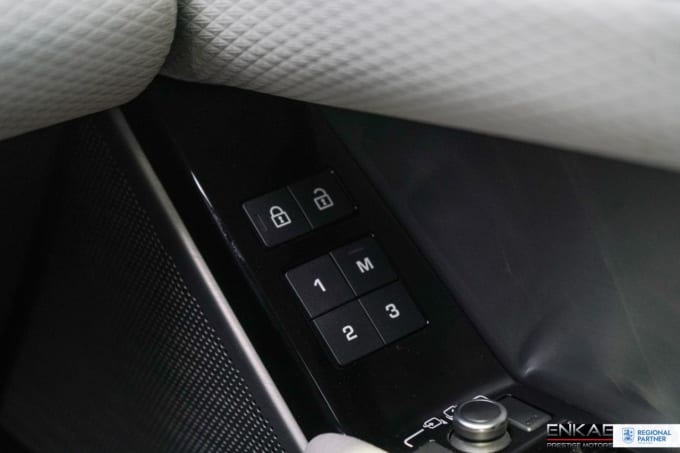2025 Land Rover Range Rover Velar