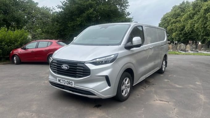 2025 Ford Transit Custom