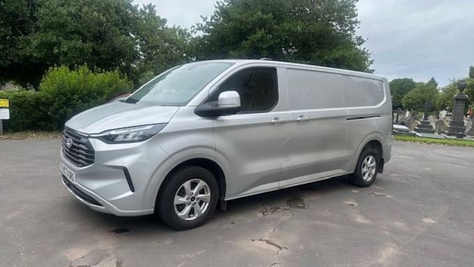 2025 Ford Transit Custom