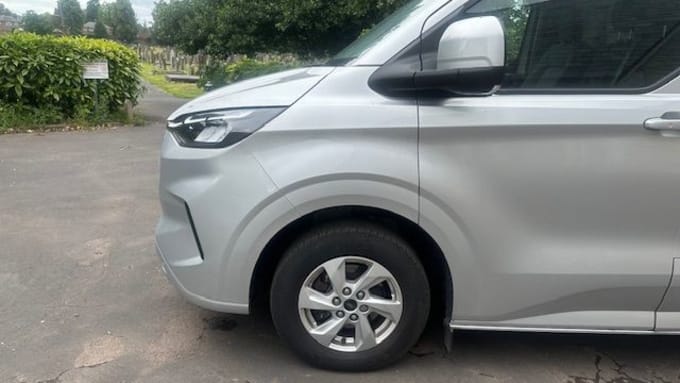 2025 Ford Transit Custom