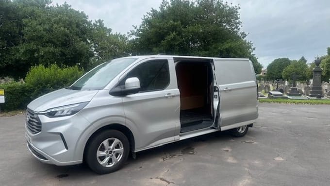 2025 Ford Transit Custom