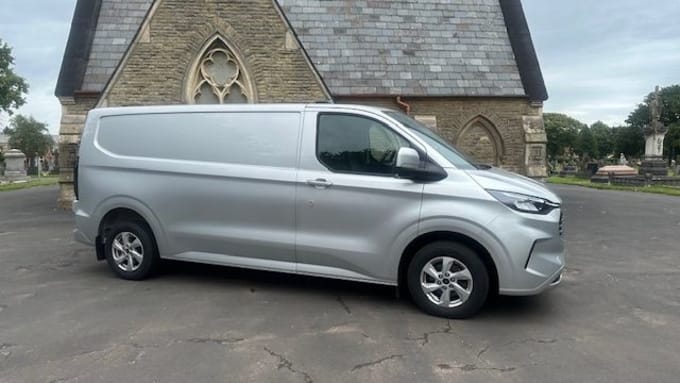 2025 Ford Transit Custom