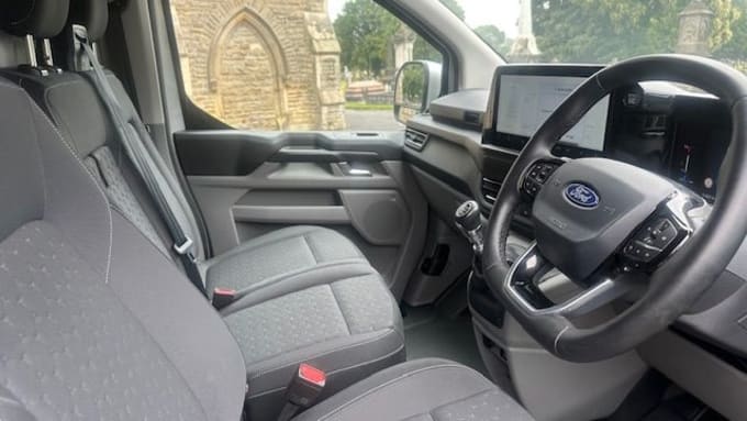 2025 Ford Transit Custom