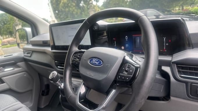 2025 Ford Transit Custom