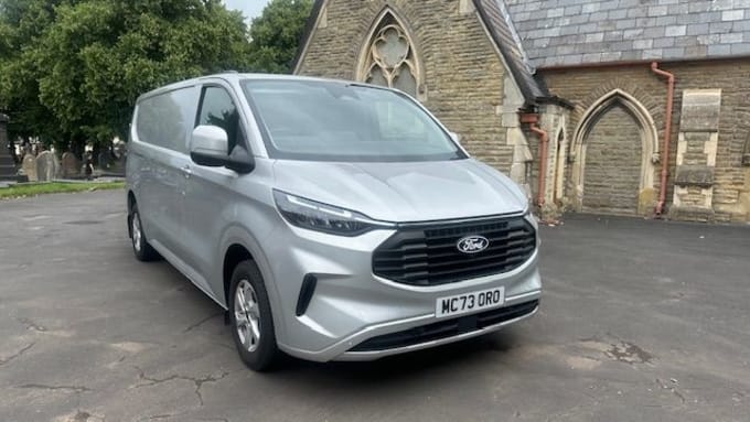 2025 Ford Transit Custom