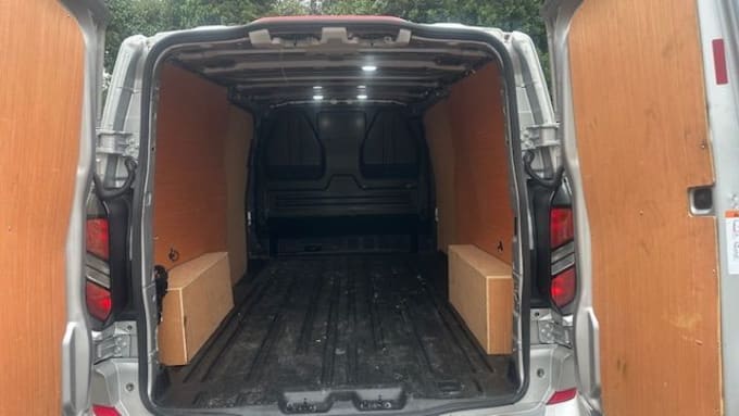 2025 Ford Transit Custom