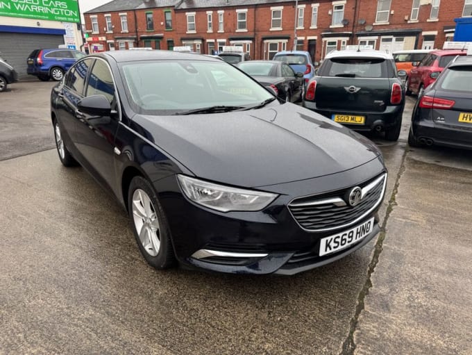 2025 Vauxhall Insignia