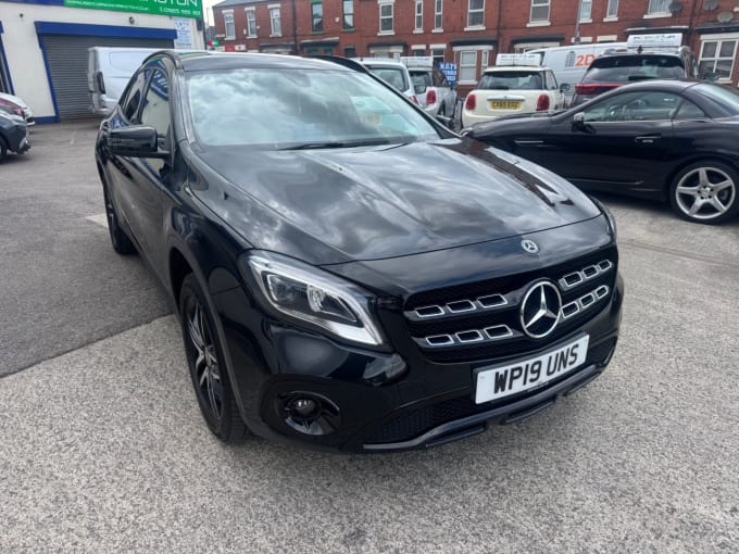 2025 Mercedes-benz 180