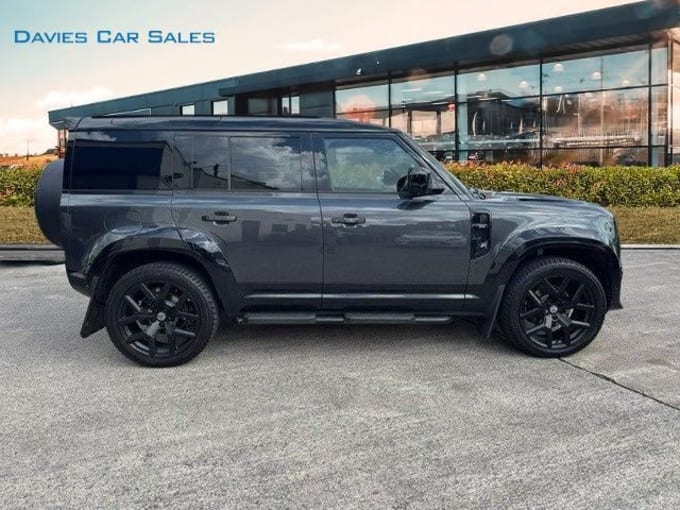 2025 Land Rover Defender