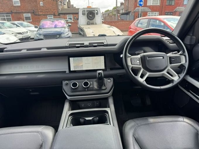 2025 Land Rover Defender