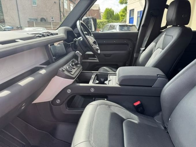 2025 Land Rover Defender