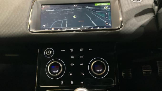 2025 Land Rover Range Rover Evoque