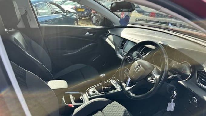 2025 Vauxhall Grandland X