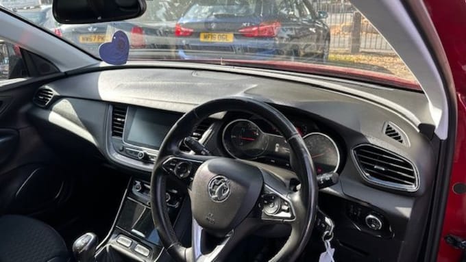 2025 Vauxhall Grandland X