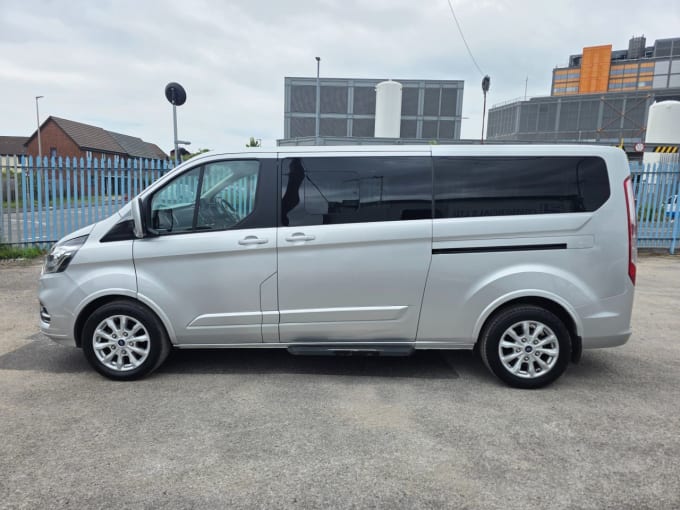 2025 Ford Tourneo Custom