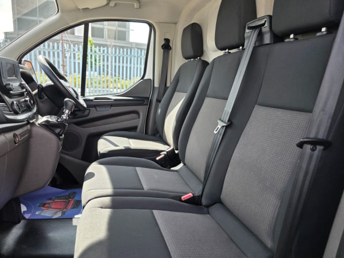 2025 Ford Transit Custom