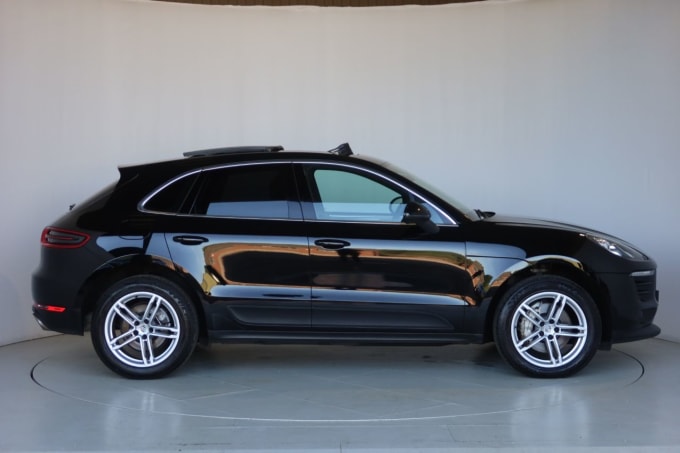 2017 Porsche Macan