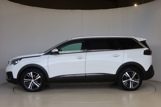 2024 Peugeot 5008