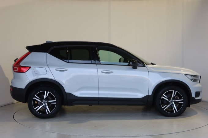 2025 Volvo Xc40