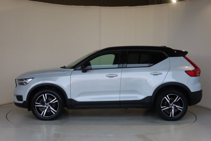 2025 Volvo Xc40