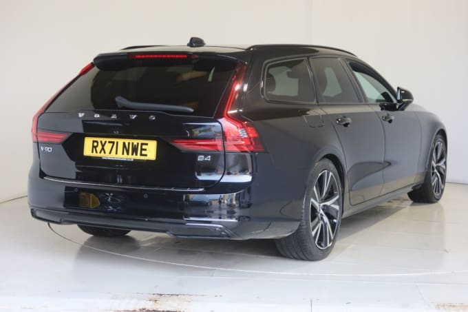 2025 Volvo V90