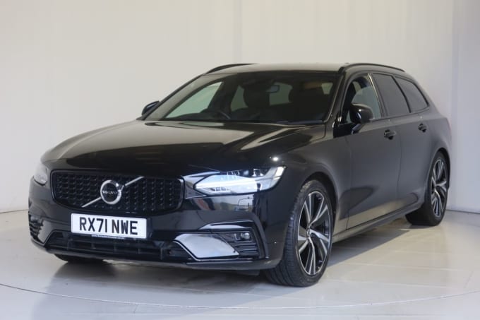 2025 Volvo V90