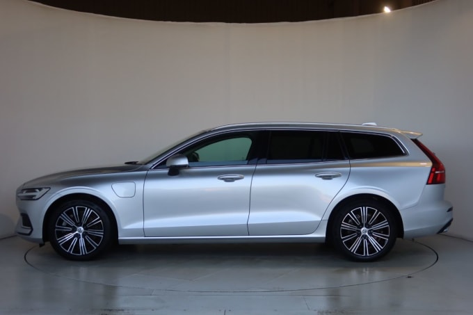 2025 Volvo V60