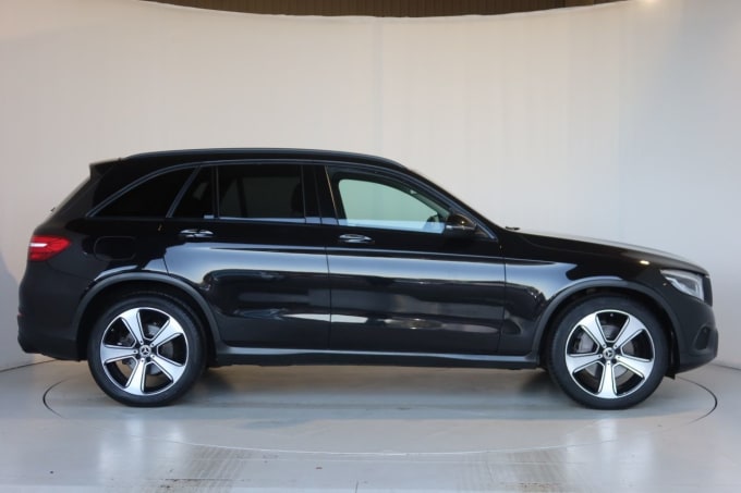 2025 Mercedes-benz Glc