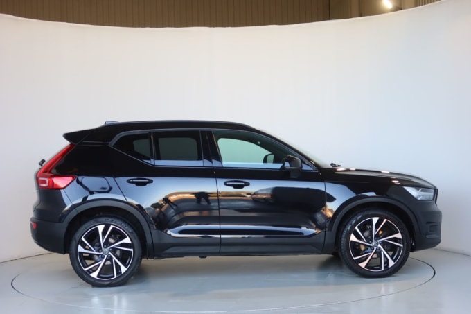 2025 Volvo Xc40