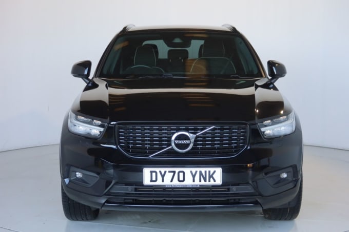 2025 Volvo Xc40