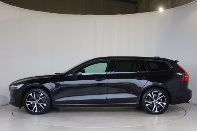 2025 Volvo V60