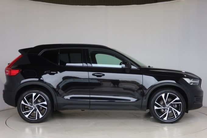 2025 Volvo Xc40