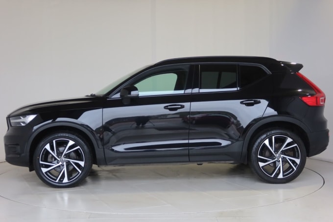 2025 Volvo Xc40