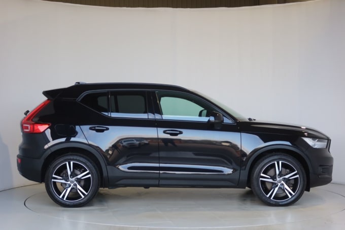 2025 Volvo Xc40