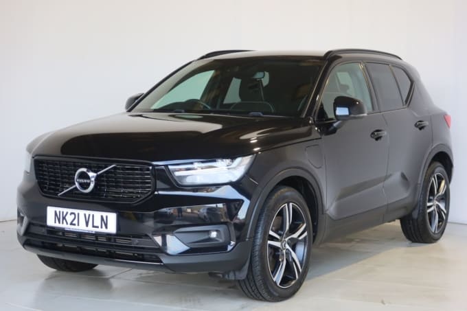 2025 Volvo Xc40