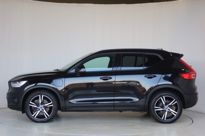 2025 Volvo Xc40