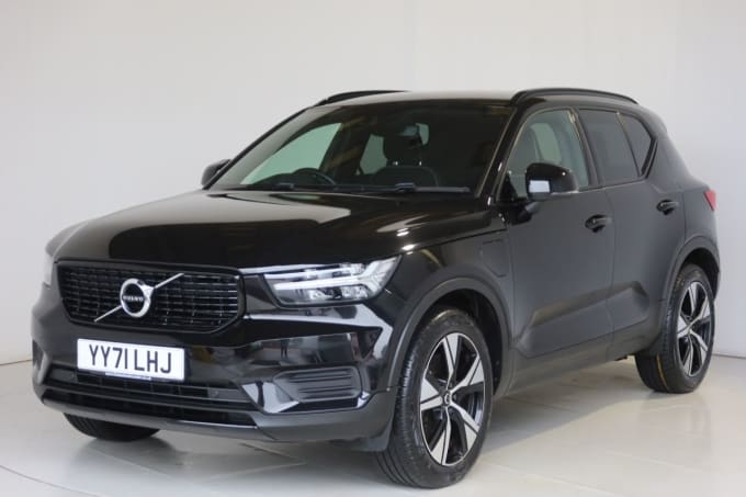 2025 Volvo Xc40