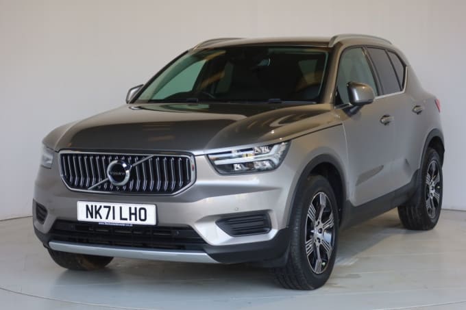 2025 Volvo Xc40