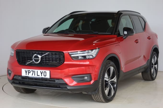 2025 Volvo Xc40