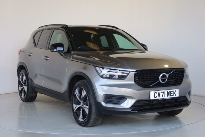 2025 Volvo Xc40