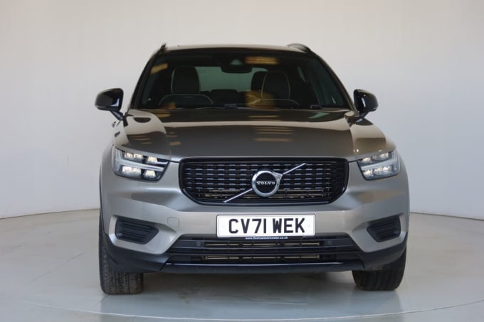 2025 Volvo Xc40