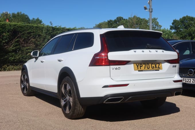 2025 Volvo V60 Cross Country