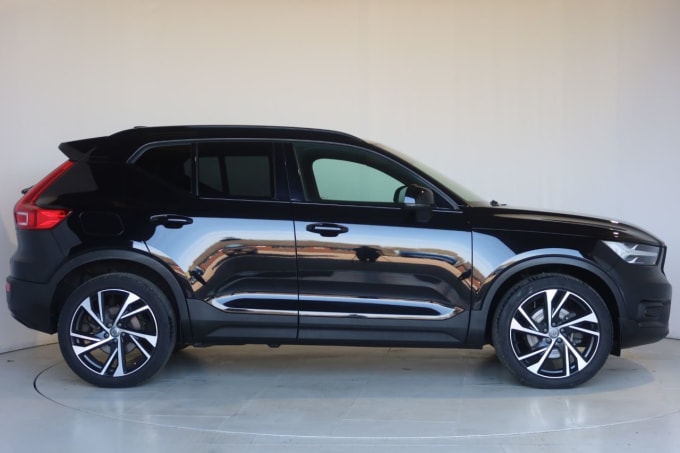 2025 Volvo Xc40