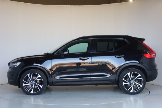 2025 Volvo Xc40